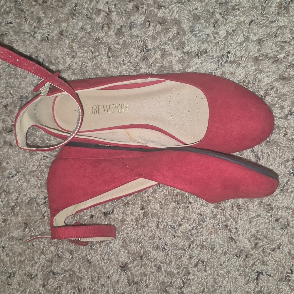 Dream Pairs Women's Red Flats with Ankle Strap Size 7